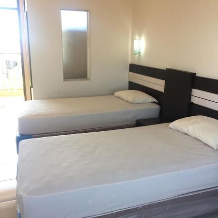 Pakerisan East Mansion Hotel Денпасар Екстериор снимка